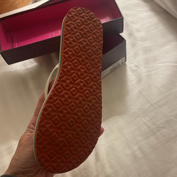 Tory Burch Minnie flip flop - Picture 3 of 9